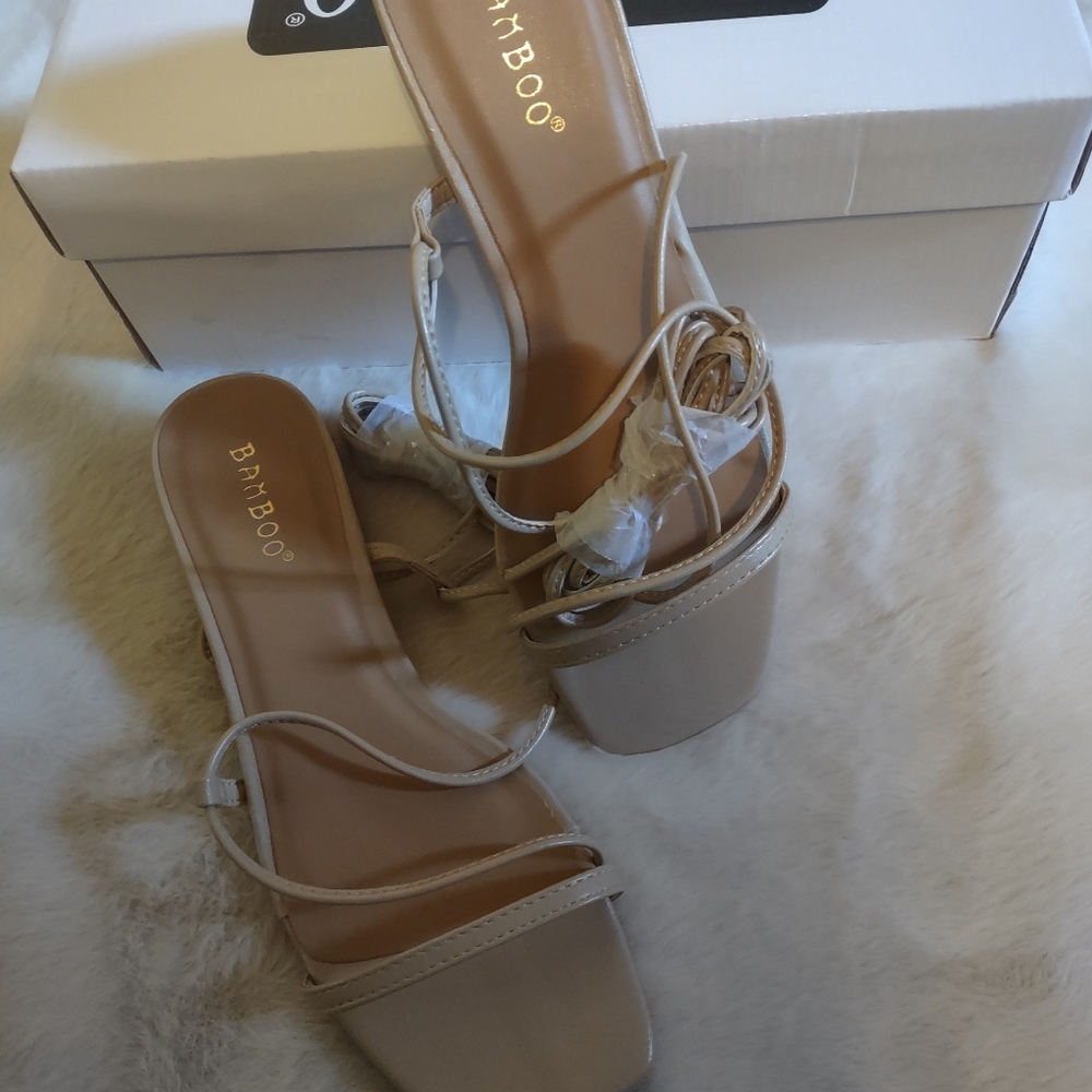 Sandals Sz 6.5 w/Free Clothes